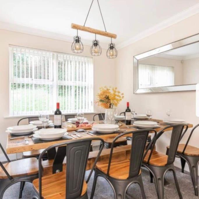 Beautiful Large Property, Sleeps 9 Walking Distance To The Sea , Beaches And Restaurants Fantastic Interior Lyme Regis Exterior foto